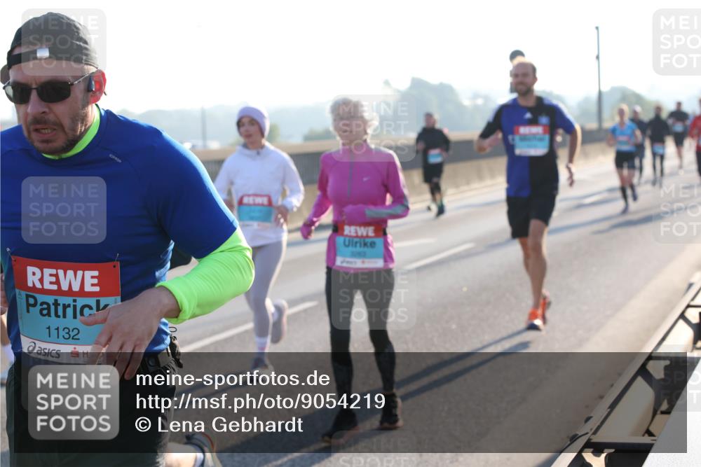 03.10.2025 - Köhlbrandbrückenlauf Lena Gebhardt http://msf.ph/oto/9054219 03.10.2025 09:16:26 Position 1 1132 meine-sportfotos.de