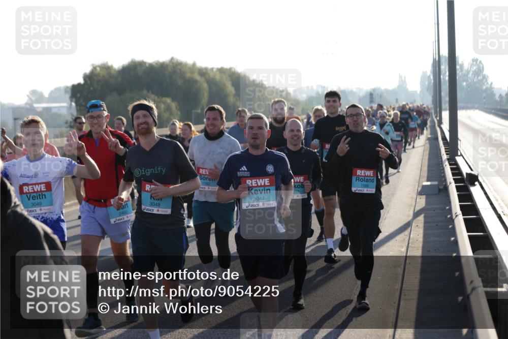 03.10.2025 - Köhlbrandbrückenlauf Jannik Wohlers http://msf.ph/oto/9054225 03.10.2025 09:20:12 Position 3 3049, 2450, 3048, 1782, 392, 3047, 1588 meine-sportfotos.de