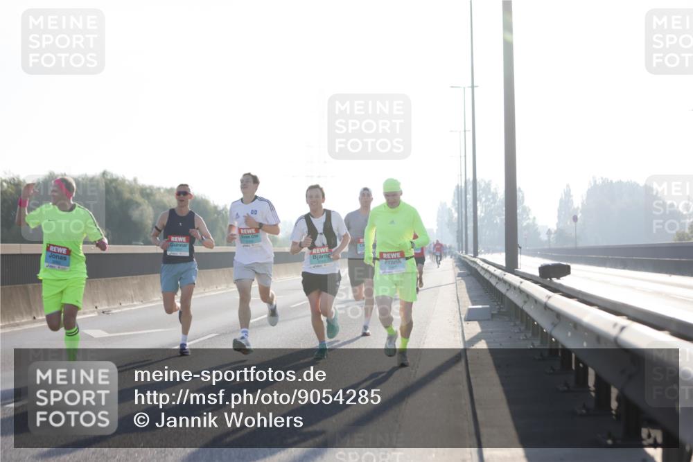 03.10.2025 - Köhlbrandbrückenlauf Jannik Wohlers http://msf.ph/oto/9054285 03.10.2025 09:11:57 Position 3 57 meine-sportfotos.de
