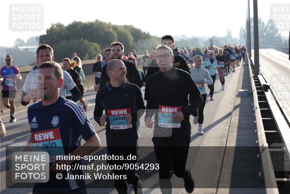03.10.2025 - Köhlbrandbrückenlauf Jannik Wohlers http://msf.ph/oto/9054293 03.10.2025 09:20:13 Position 3 3047, 1892, 1588 meine-sportfotos.de