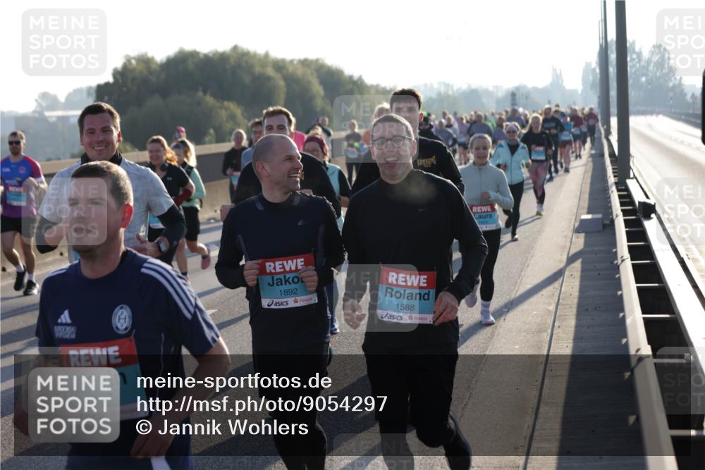 03.10.2025 - Köhlbrandbrückenlauf Jannik Wohlers http://msf.ph/oto/9054297 03.10.2025 09:20:13 Position 3 3047, 1892, 1588 meine-sportfotos.de