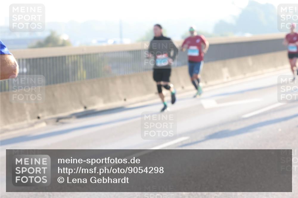03.10.2025 - Köhlbrandbrückenlauf Lena Gebhardt http://msf.ph/oto/9054298 03.10.2025 09:16:28 Position 1  meine-sportfotos.de