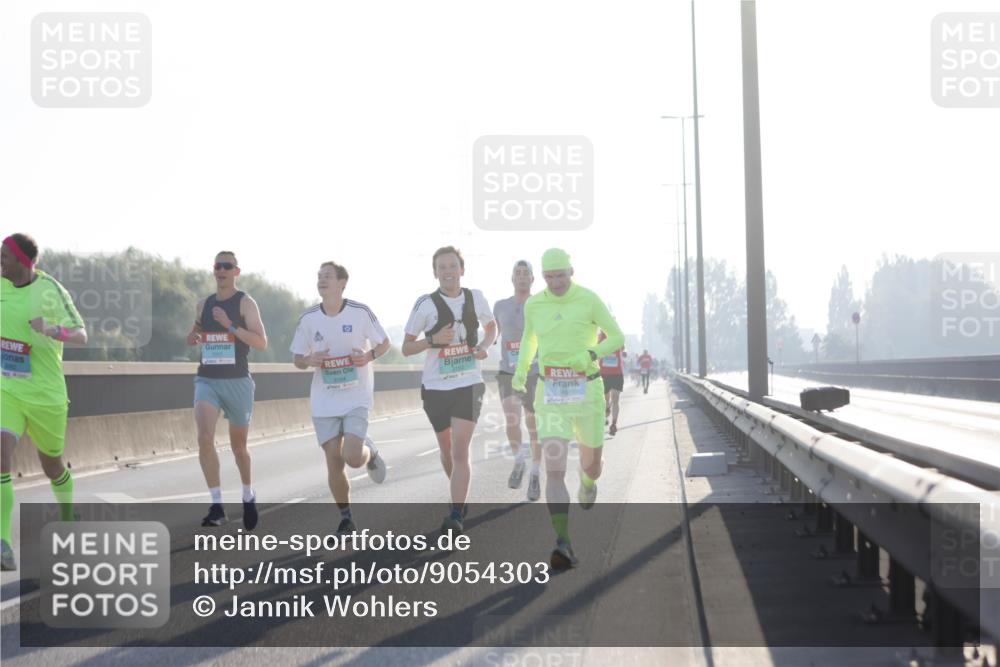 03.10.2025 - Köhlbrandbrückenlauf Jannik Wohlers http://msf.ph/oto/9054303 03.10.2025 09:11:57 Position 3 3154, 3460, 571 meine-sportfotos.de