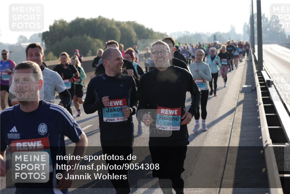 03.10.2025 - Köhlbrandbrückenlauf Jannik Wohlers http://msf.ph/oto/9054308 03.10.2025 09:20:13 Position 3 3047, 1892, 1588 meine-sportfotos.de