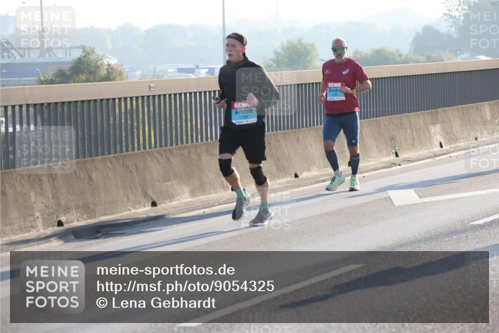 03.10.2025 - Köhlbrandbrückenlauf Lena Gebhardt http://msf.ph/oto/9054325 03.10.2025 09:16:28 Position 1 1703 meine-sportfotos.de