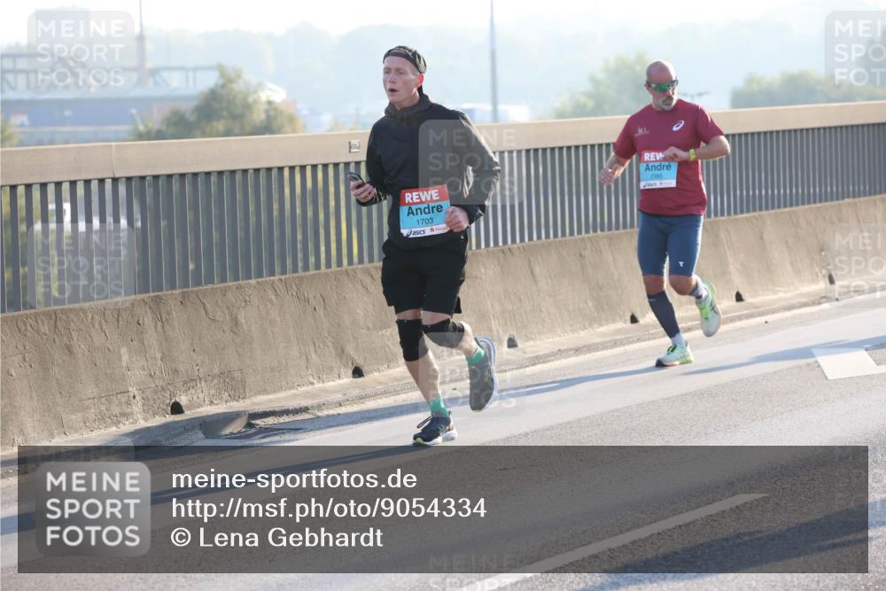 03.10.2025 - Köhlbrandbrückenlauf Lena Gebhardt http://msf.ph/oto/9054334 03.10.2025 09:16:28 Position 1 1703, 2995 meine-sportfotos.de