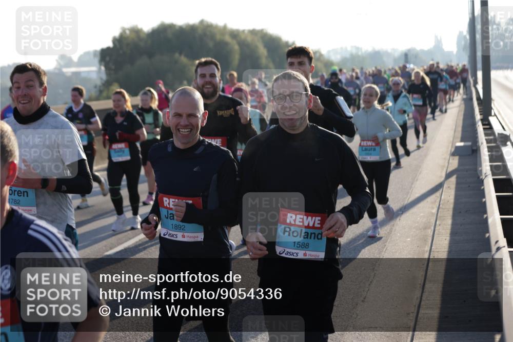 03.10.2025 - Köhlbrandbrückenlauf Jannik Wohlers http://msf.ph/oto/9054336 03.10.2025 09:20:14 Position 3 1782, 1892, 1588 meine-sportfotos.de