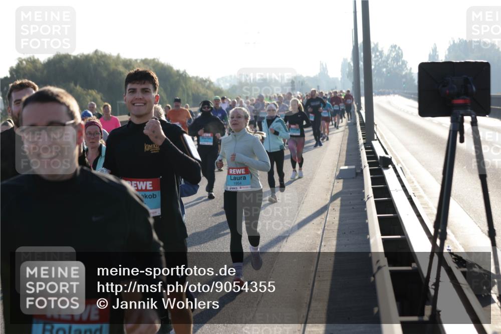 03.10.2025 - Köhlbrandbrückenlauf Jannik Wohlers http://msf.ph/oto/9054355 03.10.2025 09:20:14 Position 3 1954 meine-sportfotos.de