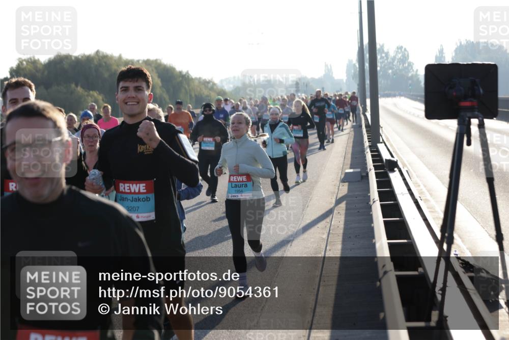 03.10.2025 - Köhlbrandbrückenlauf Jannik Wohlers http://msf.ph/oto/9054361 03.10.2025 09:20:14 Position 3 3207, 1954 meine-sportfotos.de