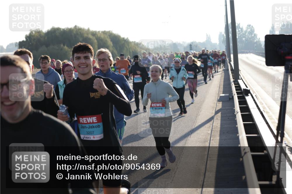 03.10.2025 - Köhlbrandbrückenlauf Jannik Wohlers http://msf.ph/oto/9054369 03.10.2025 09:20:15 Position 3 3207, 1954 meine-sportfotos.de