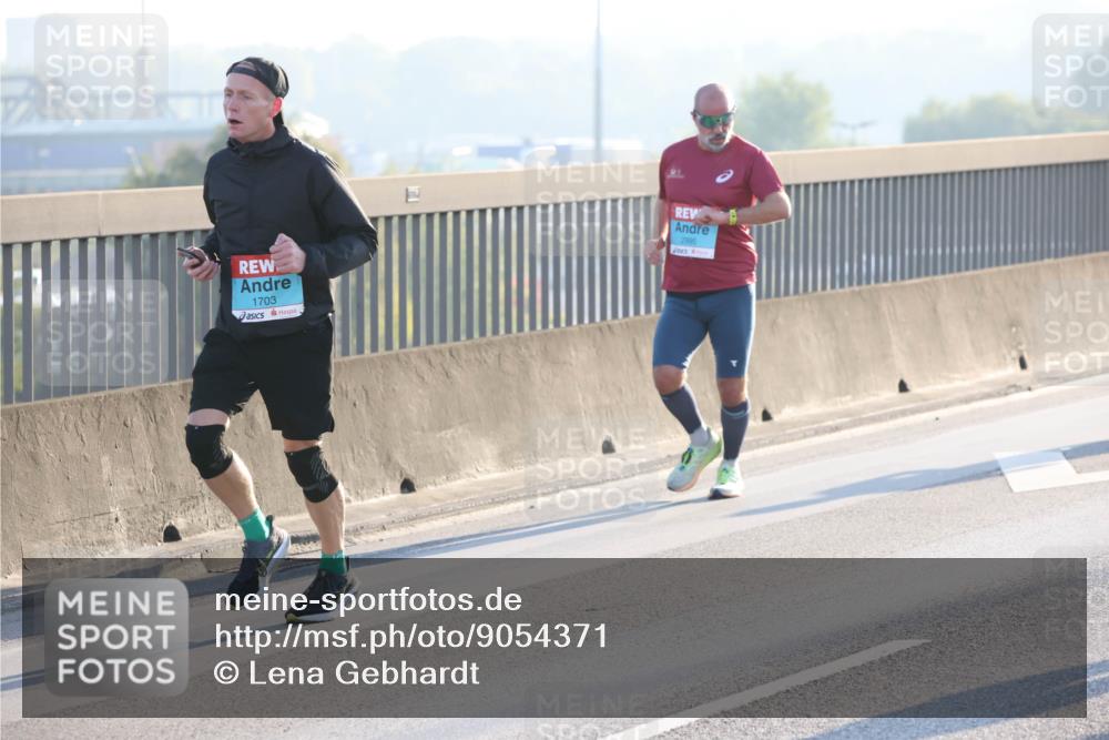 03.10.2025 - Köhlbrandbrückenlauf Lena Gebhardt http://msf.ph/oto/9054371 03.10.2025 09:16:29 Position 1 1703, 2995 meine-sportfotos.de