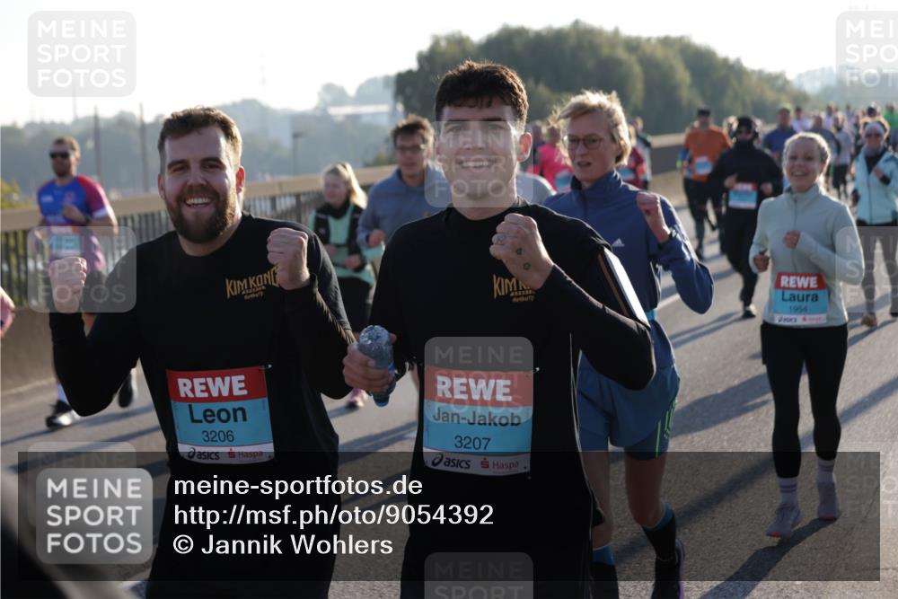 03.10.2025 - Köhlbrandbrückenlauf Jannik Wohlers http://msf.ph/oto/9054392 03.10.2025 09:20:15 Position 3 1954, 3206, 3207 meine-sportfotos.de