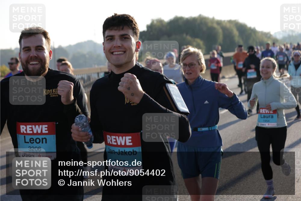 03.10.2025 - Köhlbrandbrückenlauf Jannik Wohlers http://msf.ph/oto/9054402 03.10.2025 09:20:15 Position 3 3206, 3207, 1954 meine-sportfotos.de