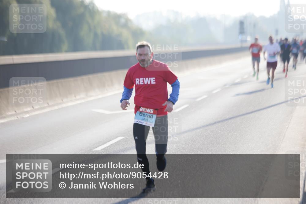 03.10.2025 - Köhlbrandbrückenlauf Jannik Wohlers http://msf.ph/oto/9054428 03.10.2025 09:12:14 Position 3 3401 meine-sportfotos.de