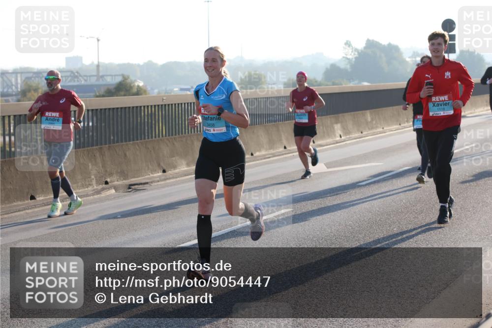 03.10.2025 - Köhlbrandbrückenlauf Lena Gebhardt http://msf.ph/oto/9054447 03.10.2025 09:16:30 Position 1 3458, 1118 meine-sportfotos.de