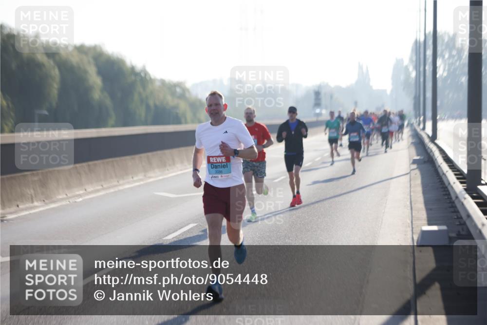 03.10.2025 - Köhlbrandbrückenlauf Jannik Wohlers http://msf.ph/oto/9054448 03.10.2025 09:12:22 Position 3 3086 meine-sportfotos.de