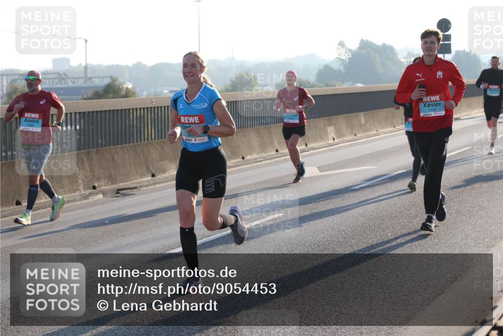 03.10.2025 - Köhlbrandbrückenlauf Lena Gebhardt http://msf.ph/oto/9054453 03.10.2025 09:16:30 Position 1 2995, 1118 meine-sportfotos.de