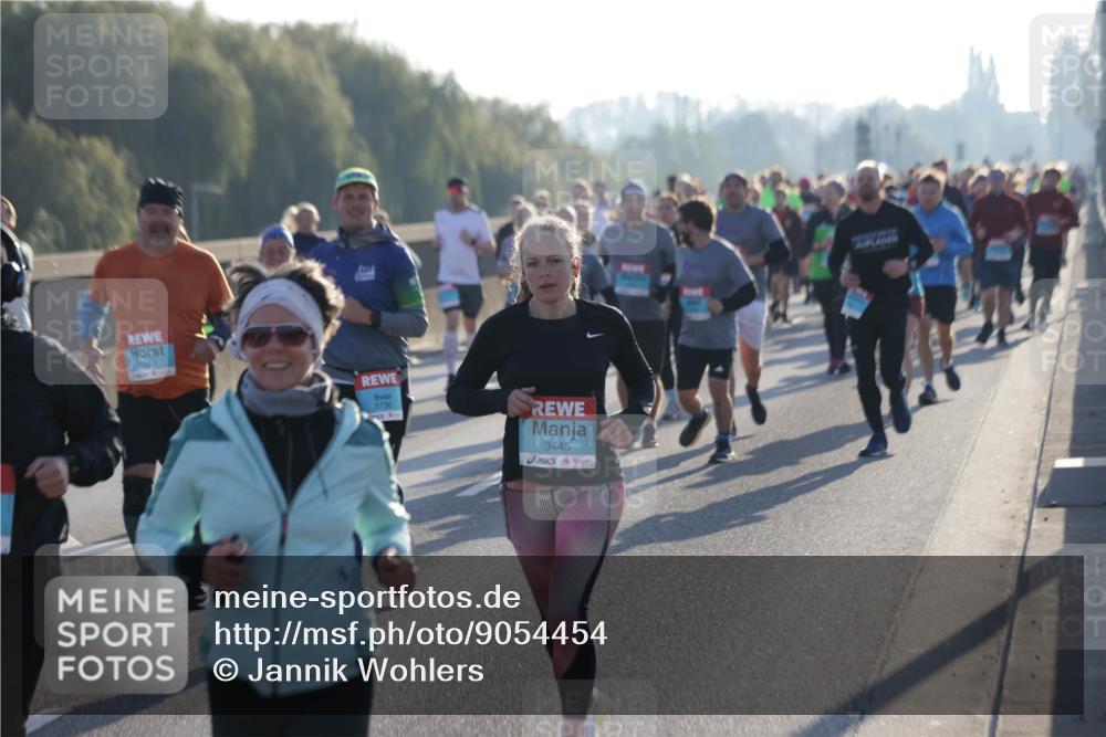 03.10.2025 - Köhlbrandbrückenlauf Jannik Wohlers http://msf.ph/oto/9054454 03.10.2025 09:20:18 Position 3 1893, 3736, 3445 meine-sportfotos.de