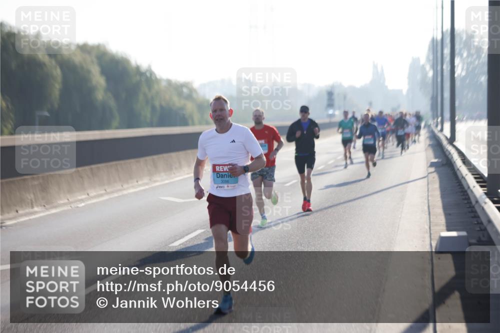 03.10.2025 - Köhlbrandbrückenlauf Jannik Wohlers http://msf.ph/oto/9054456 03.10.2025 09:12:22 Position 3 3086 meine-sportfotos.de