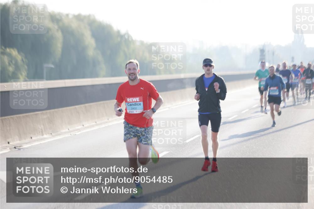 03.10.2025 - Köhlbrandbrückenlauf Jannik Wohlers http://msf.ph/oto/9054485 03.10.2025 09:12:24 Position 3 2402 meine-sportfotos.de