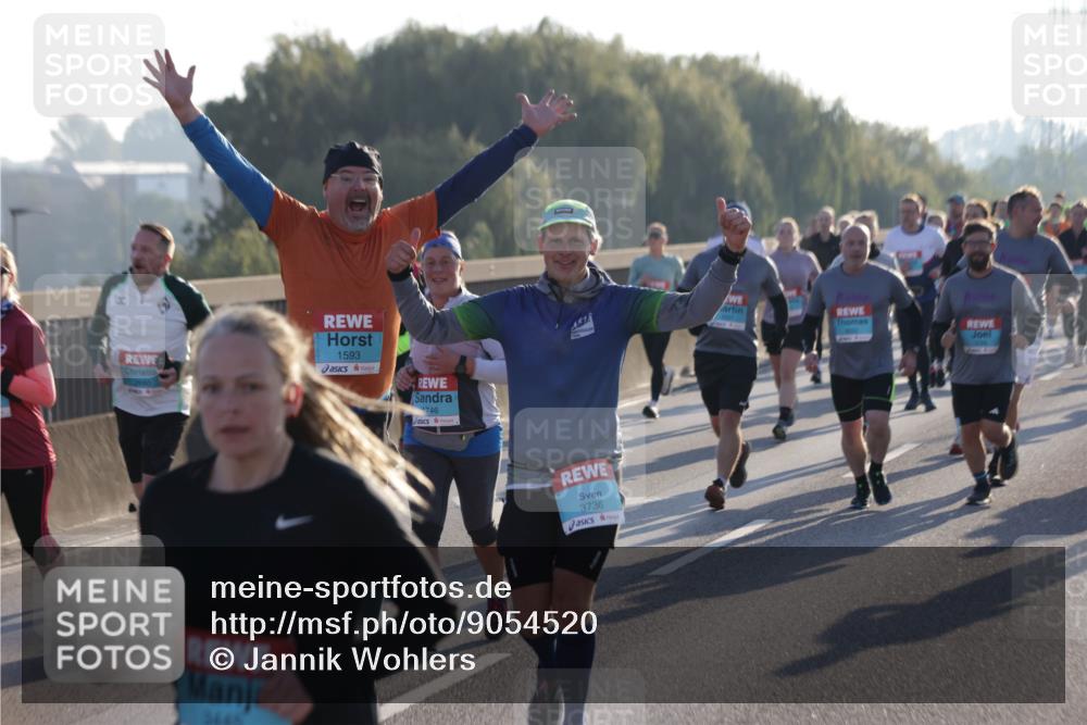 03.10.2025 - Köhlbrandbrückenlauf Jannik Wohlers http://msf.ph/oto/9054520 03.10.2025 09:20:19 Position 3 1593, 746, 53, 3736 meine-sportfotos.de