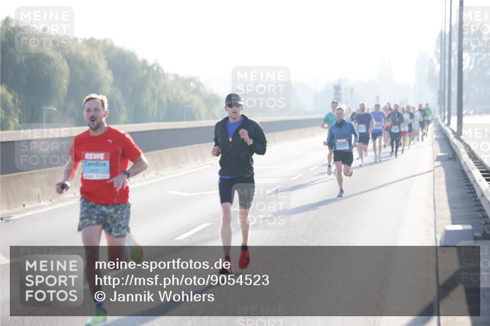 03.10.2025 - Köhlbrandbrückenlauf Jannik Wohlers http://msf.ph/oto/9054523 03.10.2025 09:12:25 Position 3 2012 meine-sportfotos.de