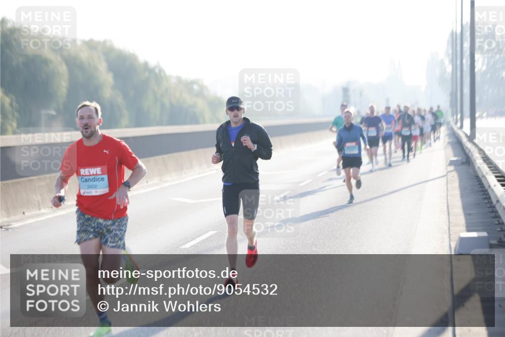 03.10.2025 - Köhlbrandbrückenlauf Jannik Wohlers http://msf.ph/oto/9054532 03.10.2025 09:12:25 Position 3 2402 meine-sportfotos.de