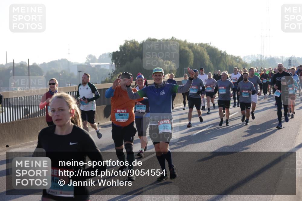 03.10.2025 - Köhlbrandbrückenlauf Jannik Wohlers http://msf.ph/oto/9054554 03.10.2025 09:20:20 Position 3 3445, 1593, 1746, 3736 meine-sportfotos.de