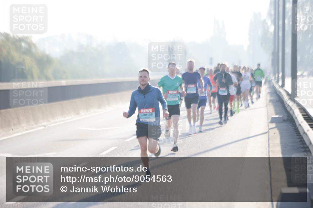 03.10.2025 - Köhlbrandbrückenlauf Jannik Wohlers http://msf.ph/oto/9054563 03.10.2025 09:12:26 Position 3 3350 meine-sportfotos.de