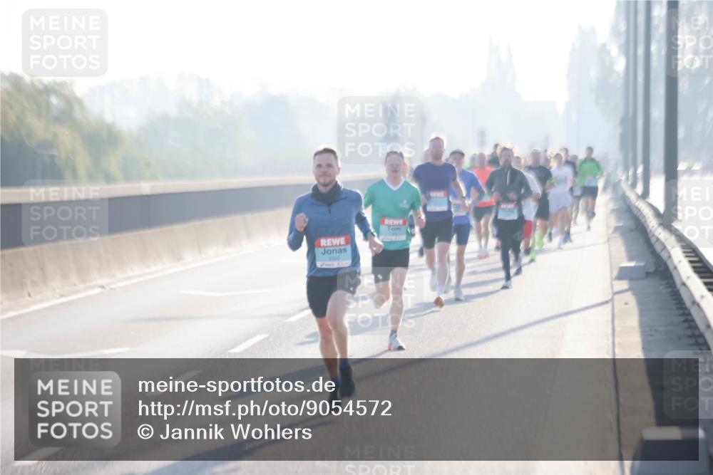 03.10.2025 - Köhlbrandbrückenlauf Jannik Wohlers http://msf.ph/oto/9054572 03.10.2025 09:12:27 Position 3 3350 meine-sportfotos.de