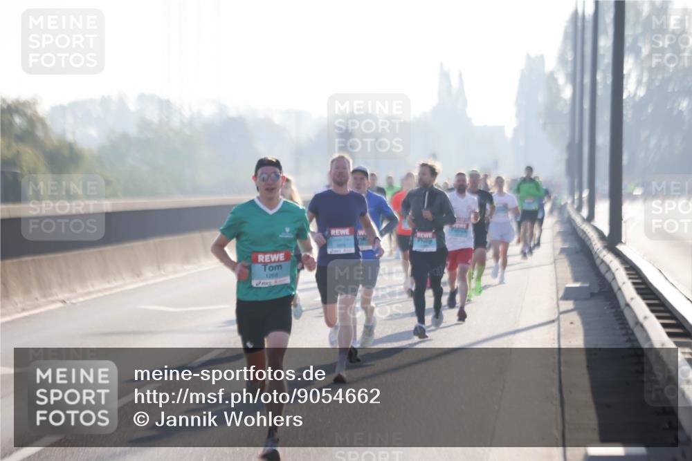03.10.2025 - Köhlbrandbrückenlauf Jannik Wohlers http://msf.ph/oto/9054662 03.10.2025 09:12:29 Position 3 1268 meine-sportfotos.de