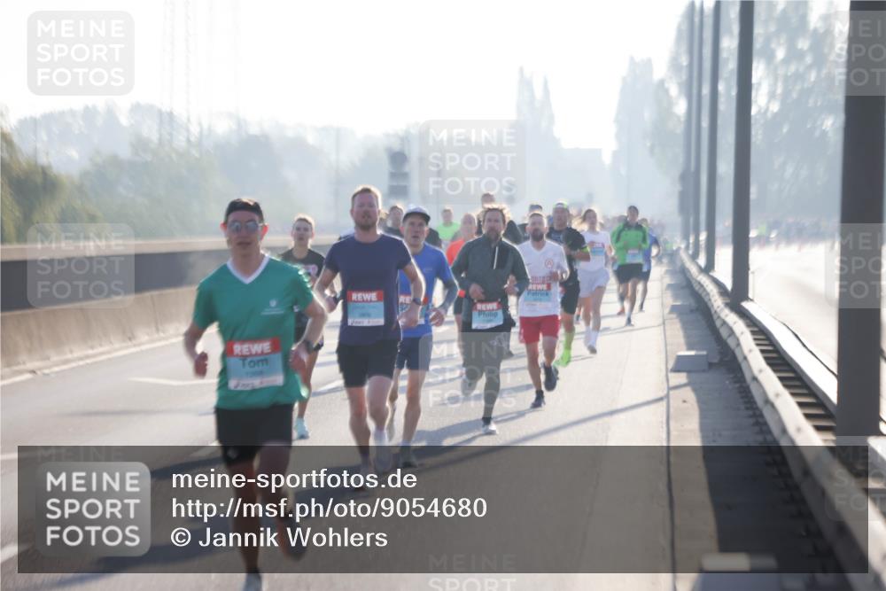 03.10.2025 - Köhlbrandbrückenlauf Jannik Wohlers http://msf.ph/oto/9054680 03.10.2025 09:12:30 Position 3 1268 meine-sportfotos.de