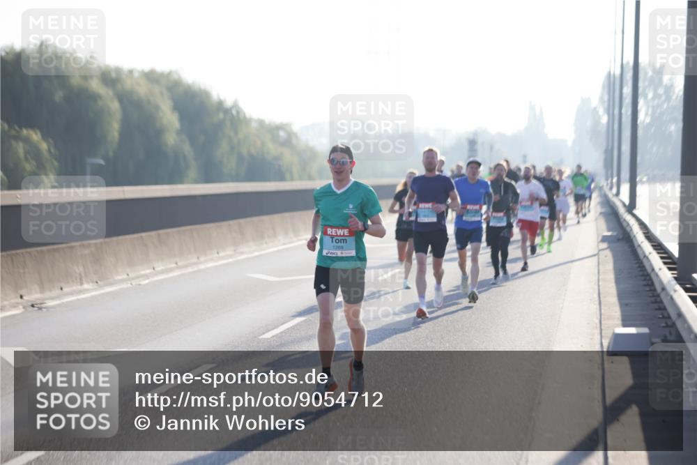 03.10.2025 - Köhlbrandbrückenlauf Jannik Wohlers http://msf.ph/oto/9054712 03.10.2025 09:12:31 Position 3 1268 meine-sportfotos.de