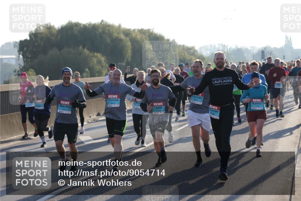 03.10.2025 - Köhlbrandbrückenlauf Jannik Wohlers http://msf.ph/oto/9054714 03.10.2025 09:20:22 Position 3 3027, 3022, 3026, 3024, 1785, 1754 meine-sportfotos.de