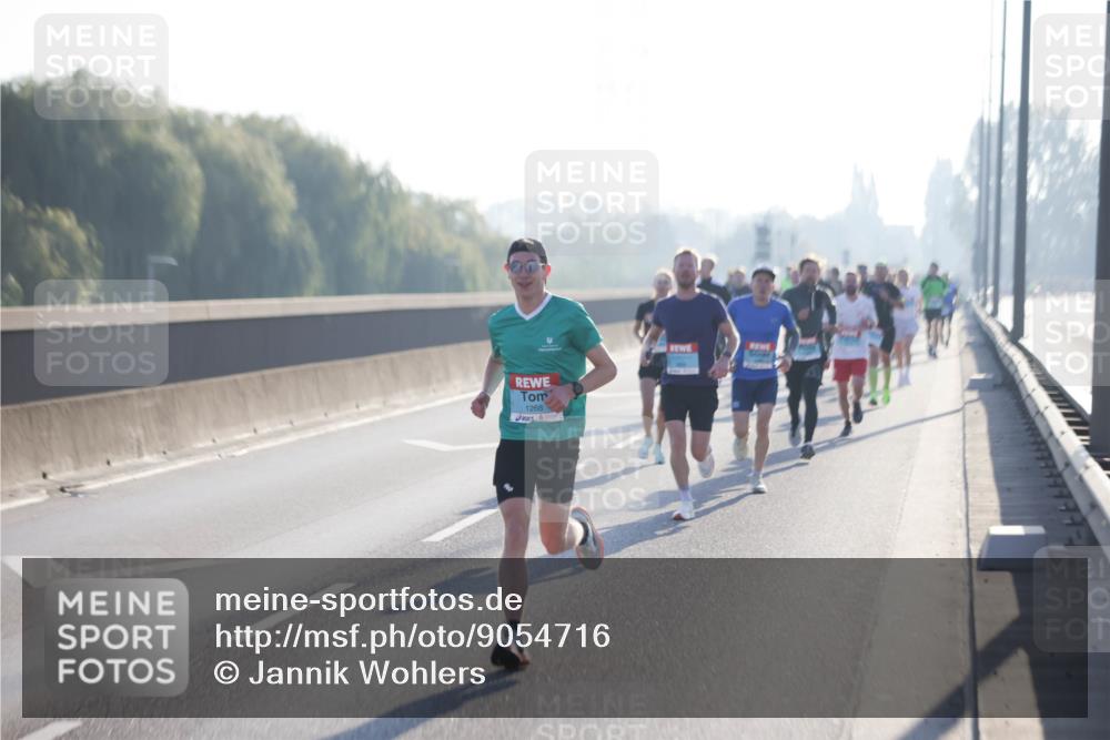 03.10.2025 - Köhlbrandbrückenlauf Jannik Wohlers http://msf.ph/oto/9054716 03.10.2025 09:12:31 Position 3 1268 meine-sportfotos.de