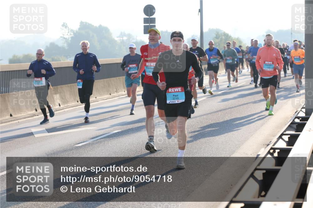 03.10.2025 - Köhlbrandbrückenlauf Lena Gebhardt http://msf.ph/oto/9054718 03.10.2025 09:16:38 Position 1 1218, 3749 meine-sportfotos.de