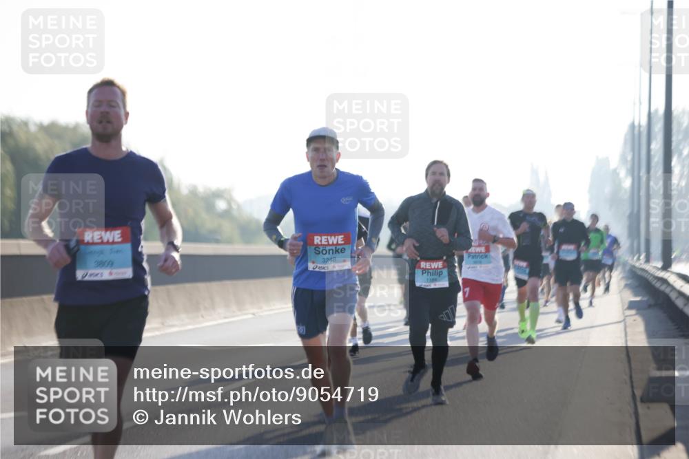 03.10.2025 - Köhlbrandbrückenlauf Jannik Wohlers http://msf.ph/oto/9054719 03.10.2025 09:12:34 Position 3 3809, 3248, 1184 meine-sportfotos.de