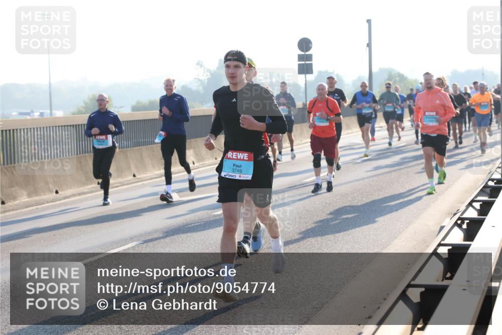03.10.2025 - Köhlbrandbrückenlauf Lena Gebhardt http://msf.ph/oto/9054774 03.10.2025 09:16:39 Position 1 3749 meine-sportfotos.de