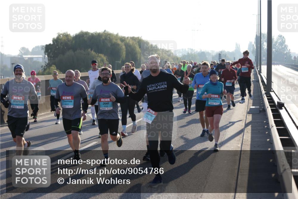 03.10.2025 - Köhlbrandbrückenlauf Jannik Wohlers http://msf.ph/oto/9054786 03.10.2025 09:20:23 Position 3 3027, 3022, 3026, 1785, 1754 meine-sportfotos.de