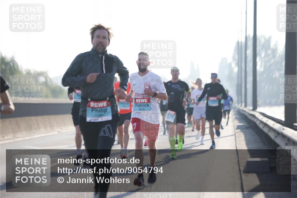 03.10.2025 - Köhlbrandbrückenlauf Jannik Wohlers http://msf.ph/oto/9054794 03.10.2025 09:12:36 Position 3 1184, 7, 3618 meine-sportfotos.de