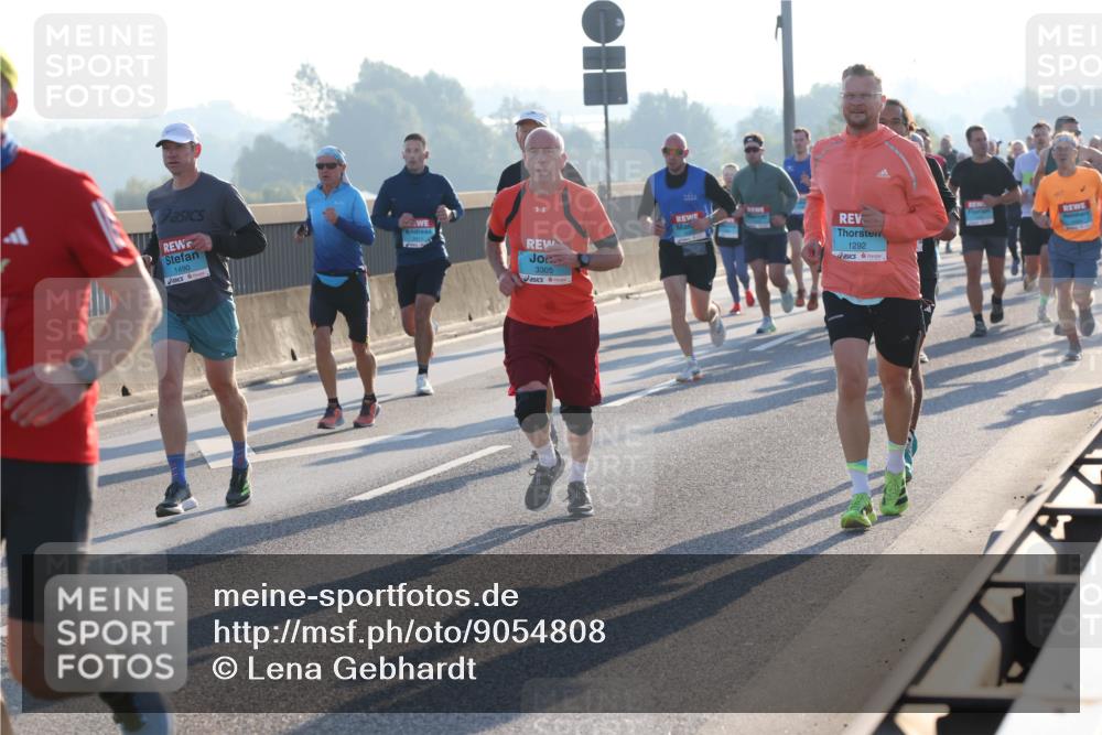 03.10.2025 - Köhlbrandbrückenlauf Lena Gebhardt http://msf.ph/oto/9054808 03.10.2025 09:16:40 Position 1 1490, 3305, 1292 meine-sportfotos.de