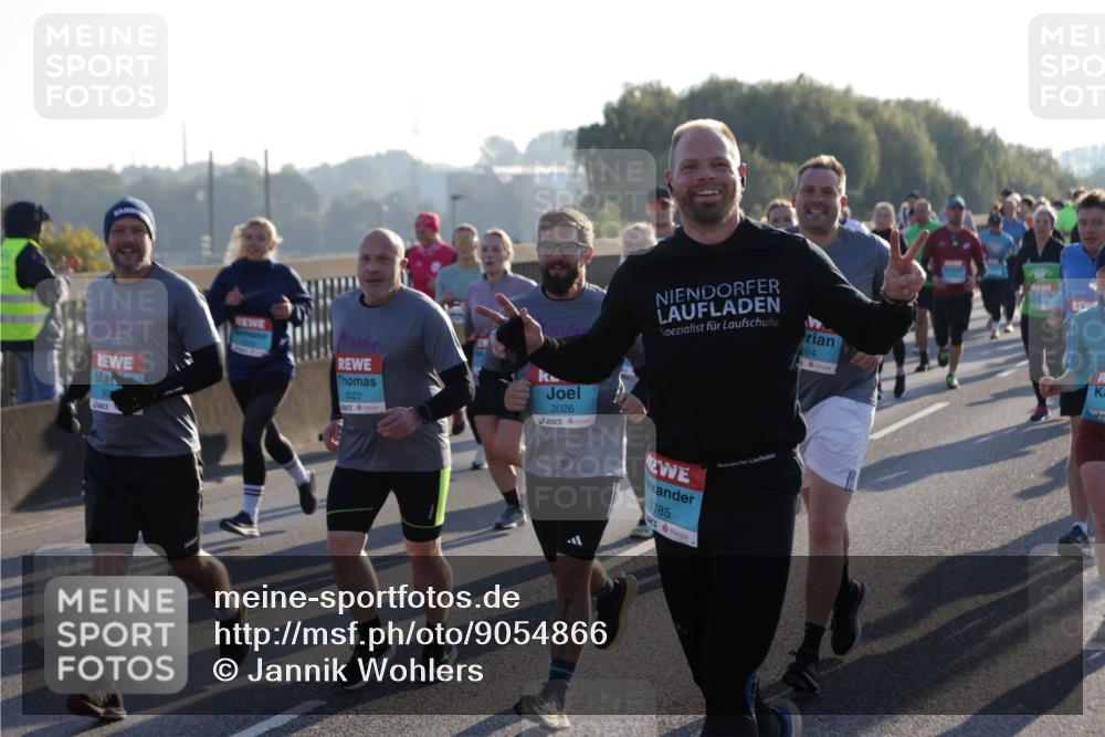 03.10.2025 - Köhlbrandbrückenlauf Jannik Wohlers http://msf.ph/oto/9054866 03.10.2025 09:20:24 Position 3 3022, 3026, 1785, 024 meine-sportfotos.de