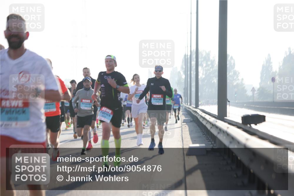 03.10.2025 - Köhlbrandbrückenlauf Jannik Wohlers http://msf.ph/oto/9054876 03.10.2025 09:12:39 Position 3 1034 meine-sportfotos.de