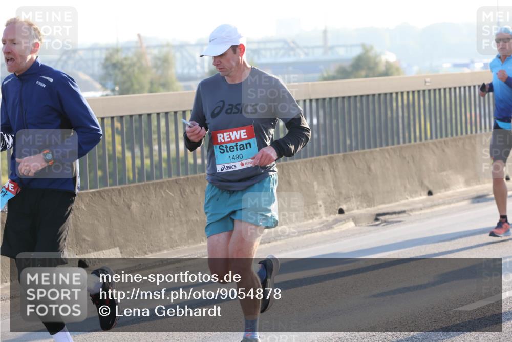 03.10.2025 - Köhlbrandbrückenlauf Lena Gebhardt http://msf.ph/oto/9054878 03.10.2025 09:16:42 Position 1 1490 meine-sportfotos.de