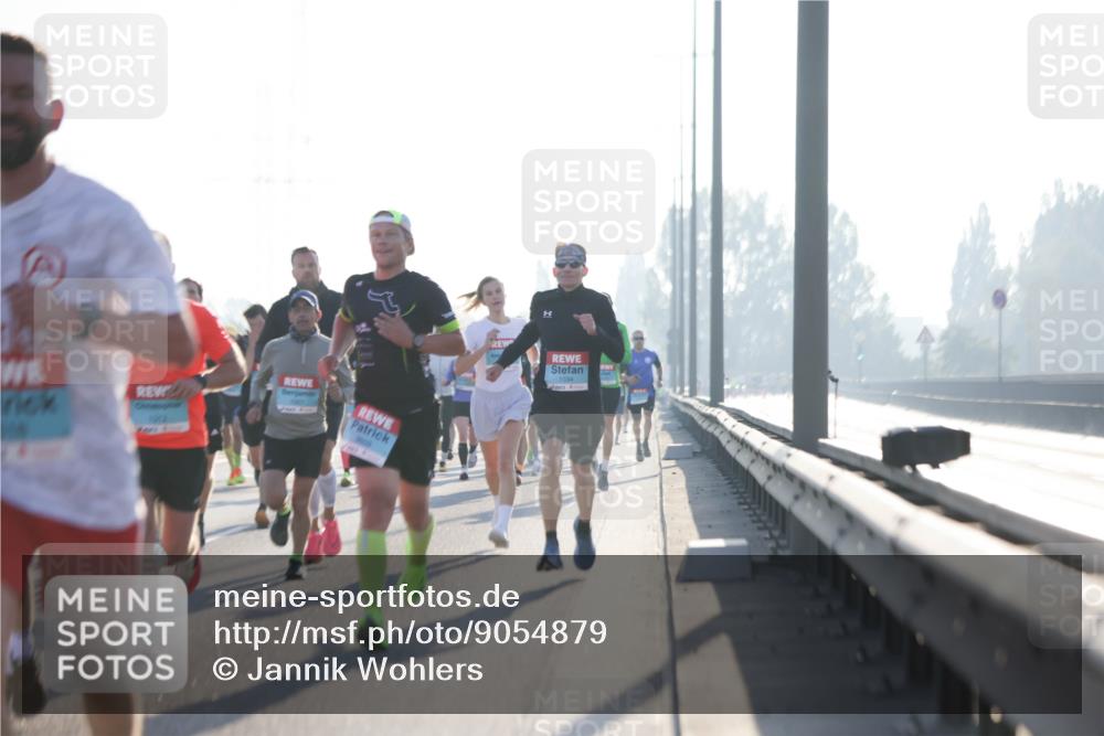 03.10.2025 - Köhlbrandbrückenlauf Jannik Wohlers http://msf.ph/oto/9054879 03.10.2025 09:12:39 Position 3 1034 meine-sportfotos.de