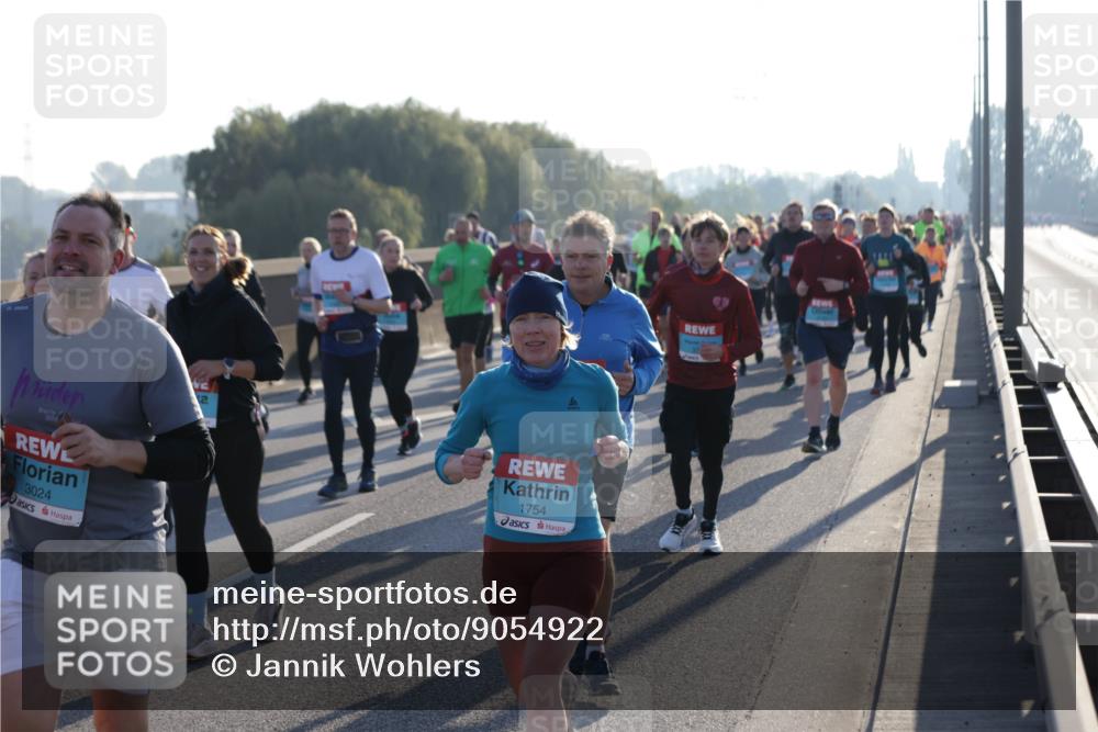03.10.2025 - Köhlbrandbrückenlauf Jannik Wohlers http://msf.ph/oto/9054922 03.10.2025 09:20:25 Position 3 3024, 1754 meine-sportfotos.de