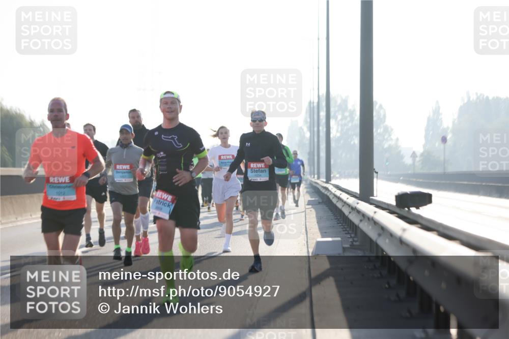 03.10.2025 - Köhlbrandbrückenlauf Jannik Wohlers http://msf.ph/oto/9054927 03.10.2025 09:12:39 Position 3 1012, 609, 1034 meine-sportfotos.de