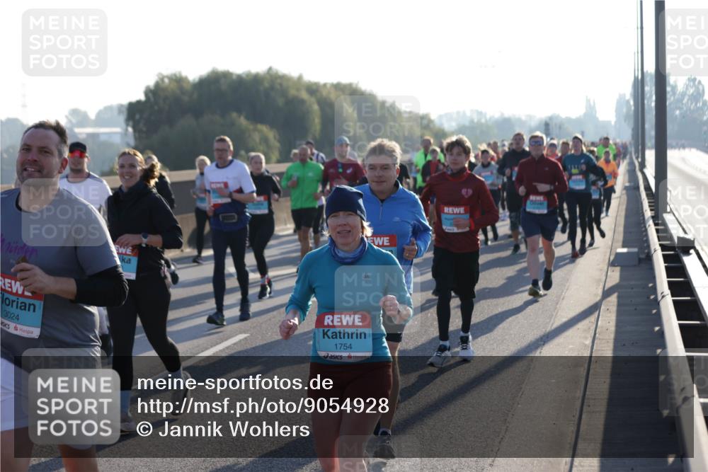 03.10.2025 - Köhlbrandbrückenlauf Jannik Wohlers http://msf.ph/oto/9054928 03.10.2025 09:20:25 Position 3 3024, 1754 meine-sportfotos.de