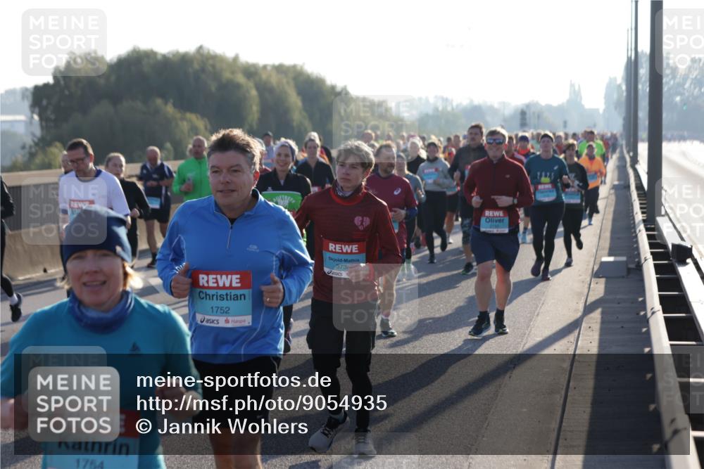 03.10.2025 - Köhlbrandbrückenlauf Jannik Wohlers http://msf.ph/oto/9054935 03.10.2025 09:20:26 Position 3 1754, 1752, 373, 2150, 21, 25 meine-sportfotos.de
