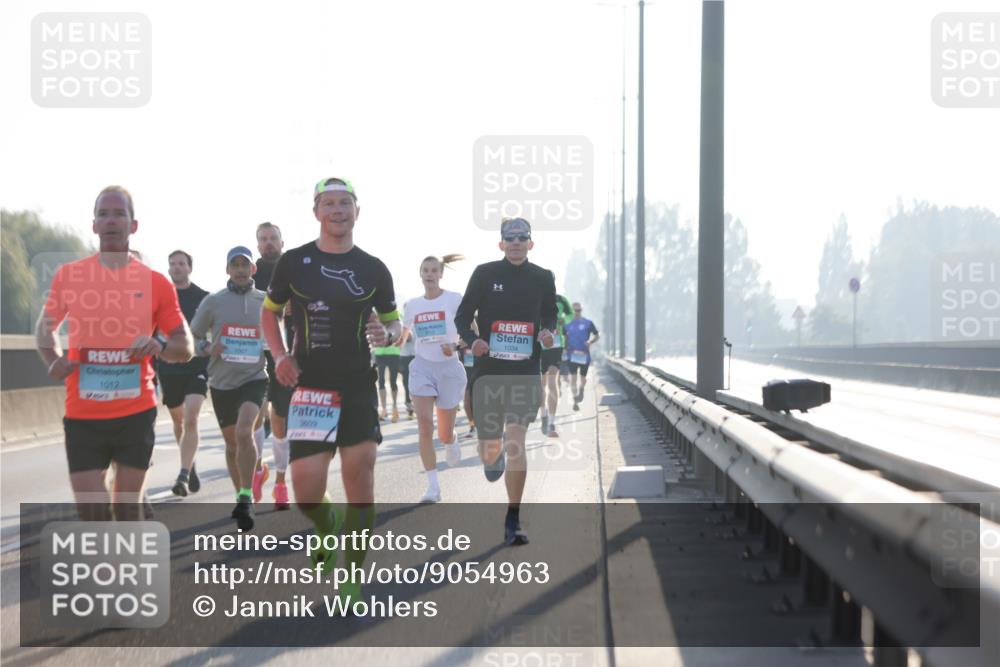 03.10.2025 - Köhlbrandbrückenlauf Jannik Wohlers http://msf.ph/oto/9054963 03.10.2025 09:12:40 Position 3 1012, 3609, 1034 meine-sportfotos.de
